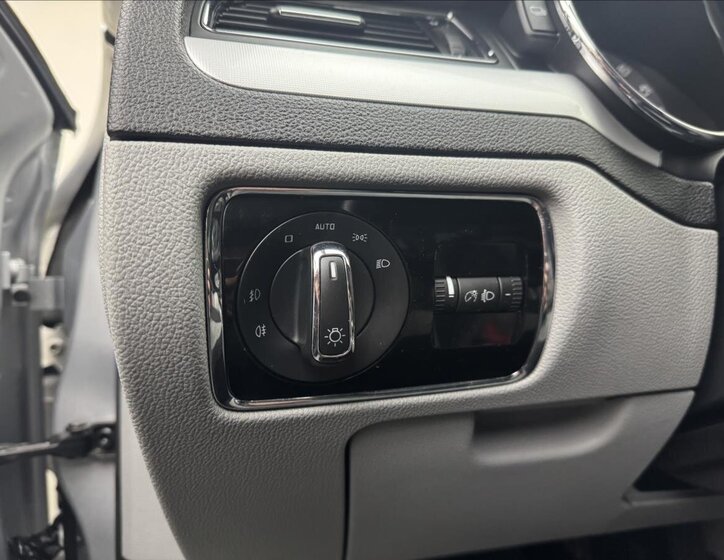 Škoda Superb Kombi 2,0 l 103 kw