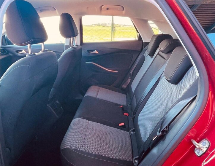 Opel Grandland X SUV / Terénní 1,2 l 96 kw