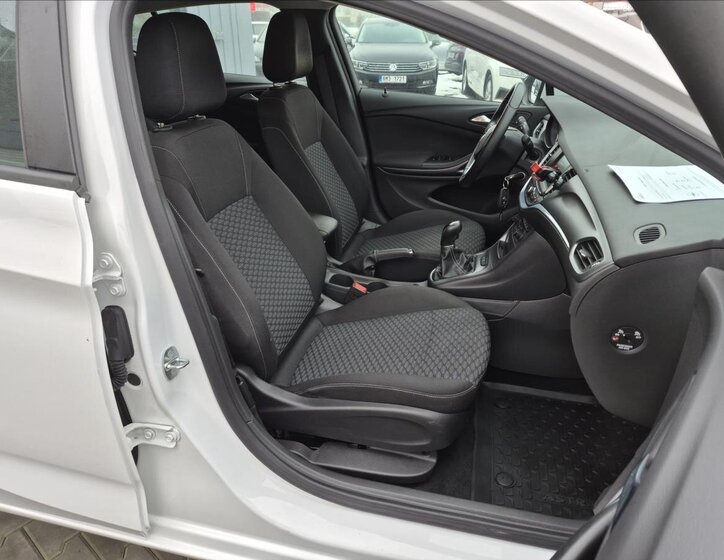 Opel Astra Hatchback 999,0 77 kw