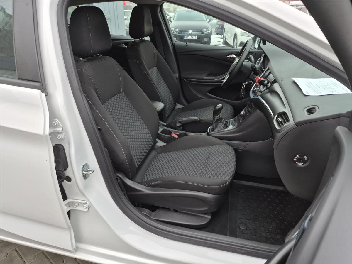 Opel Astra Hatchback 999,0 77 kw