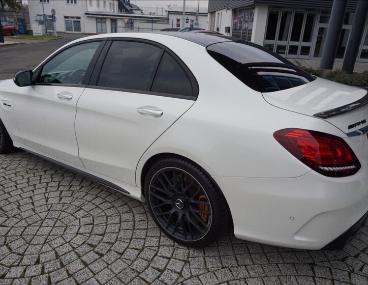 Mercedes-Benz Třídy C Sedan 4,0 l 375 kw
