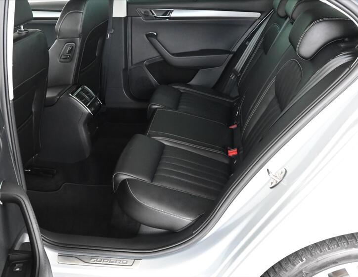 Škoda Superb 10