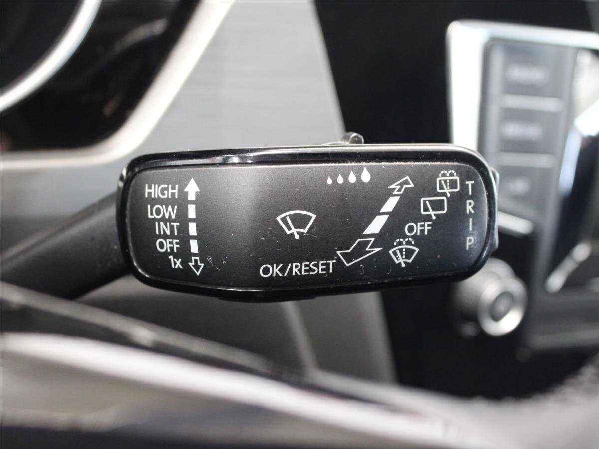 Volkswagen Touran MPV 1,2 l 81 kw