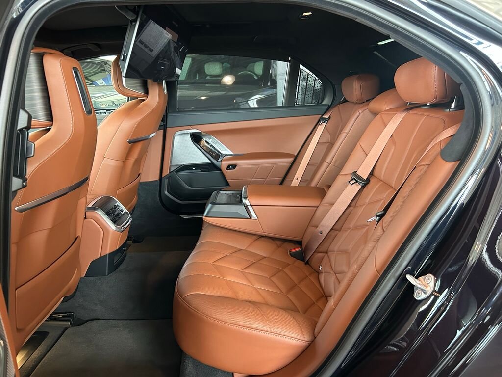 BMW i7 Sedan / Limuzína 0,0 400 kw