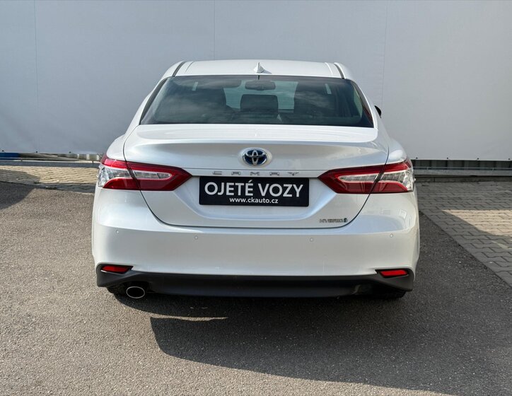 Toyota Camry Sedan / Limuzína 2,5 l 131 kw