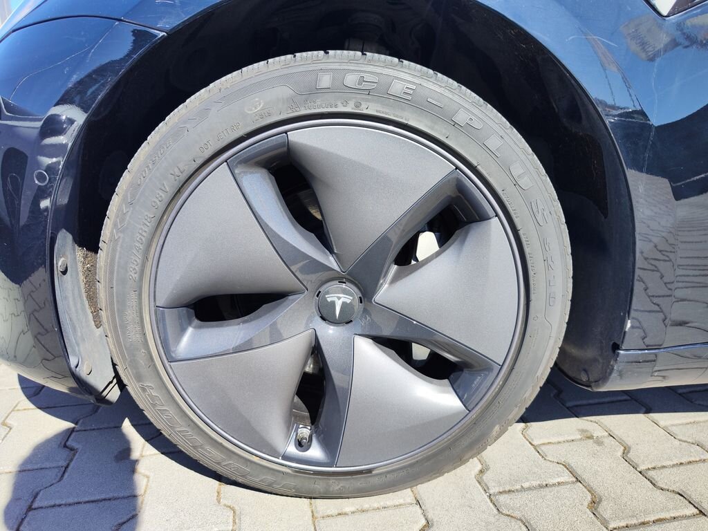 Tesla Model 3 Sedan / Limuzína 0,0 155 kw