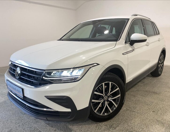 Volkswagen Tiguan 1
