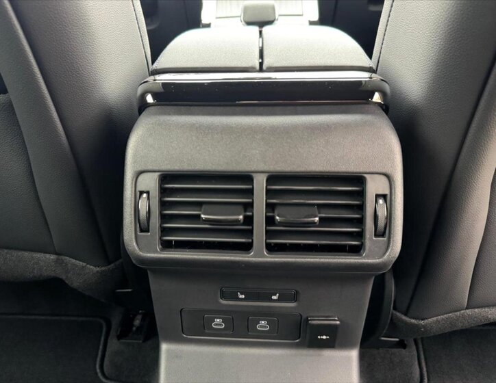 Land Rover Range Rover Velar SUV 2,0 l 150 kw