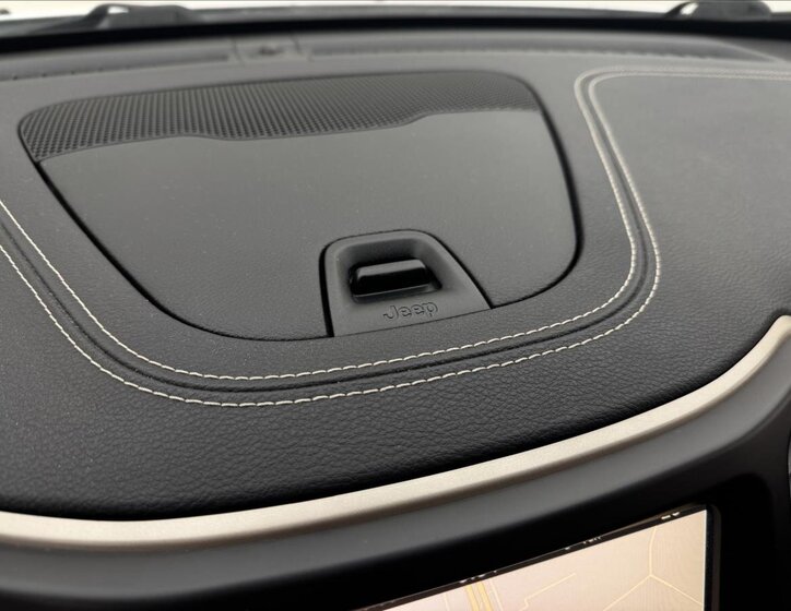 Jeep Cherokee SUV / Terénní 2,0 l 103 kw