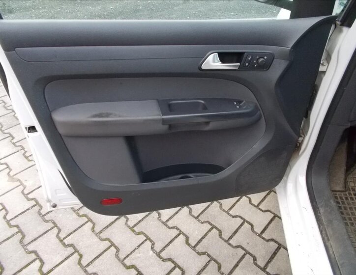 Volkswagen Caddy Kombi 1,6 l 75 kw