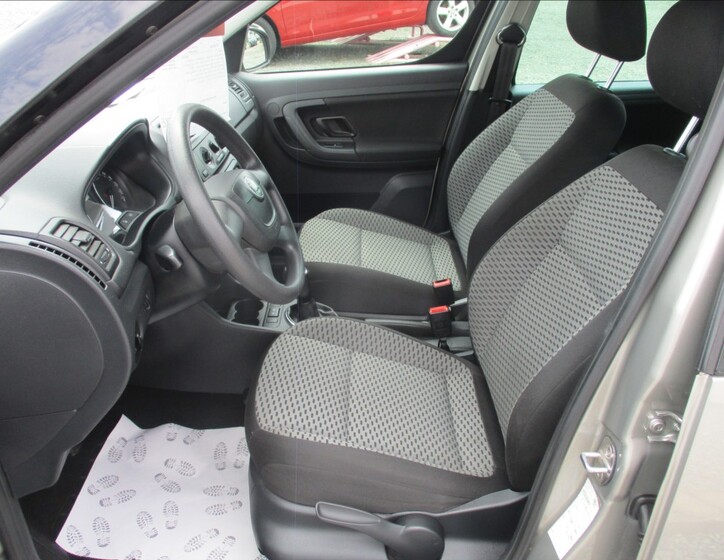 Škoda Roomster 13
