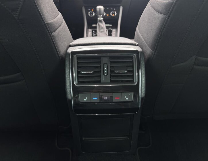 Škoda Superb Sedan / Limuzína 2,0 l 147 kw