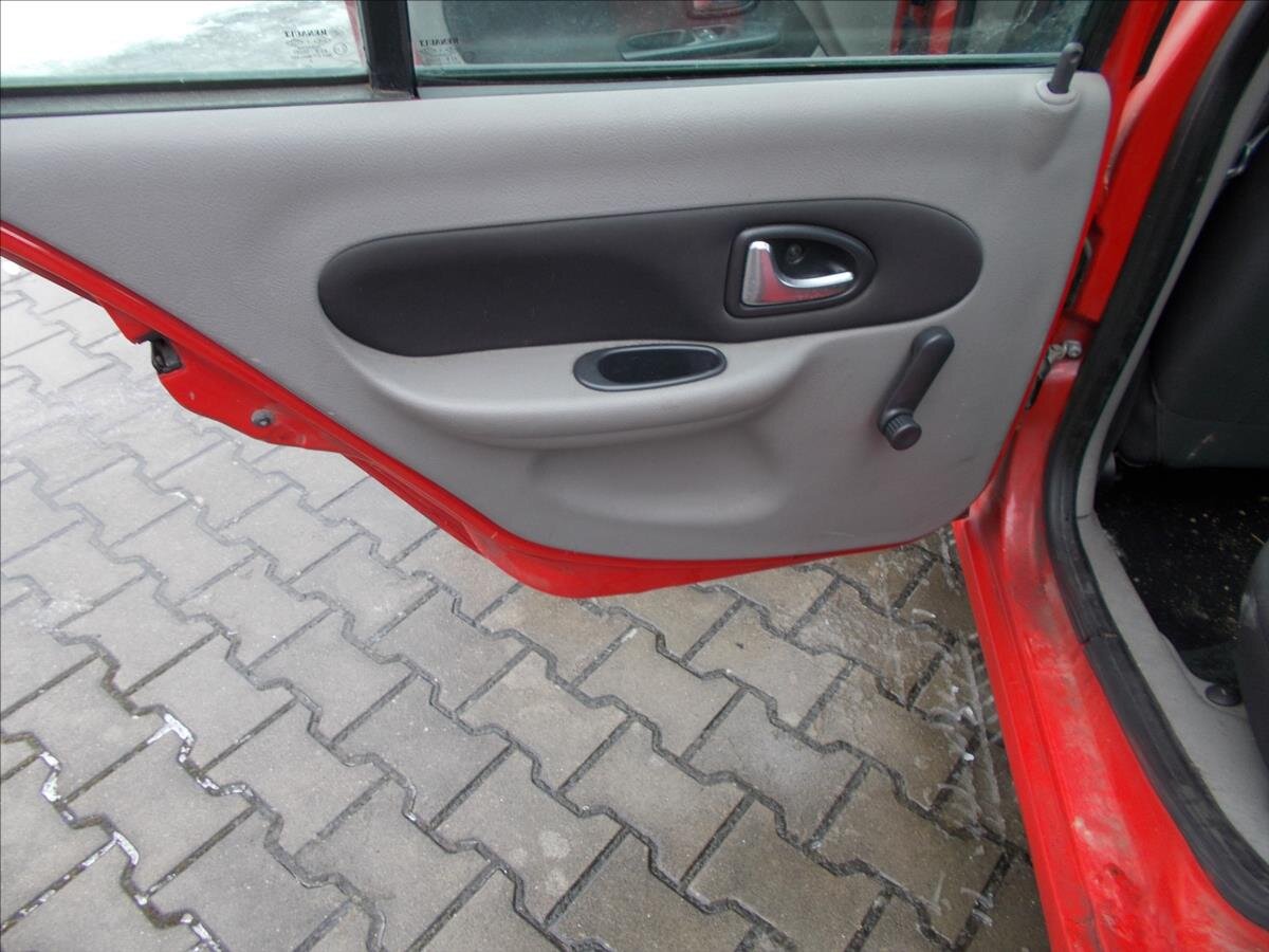 Renault Thalia Sedan / Limuzína 1,1 l 55 kw