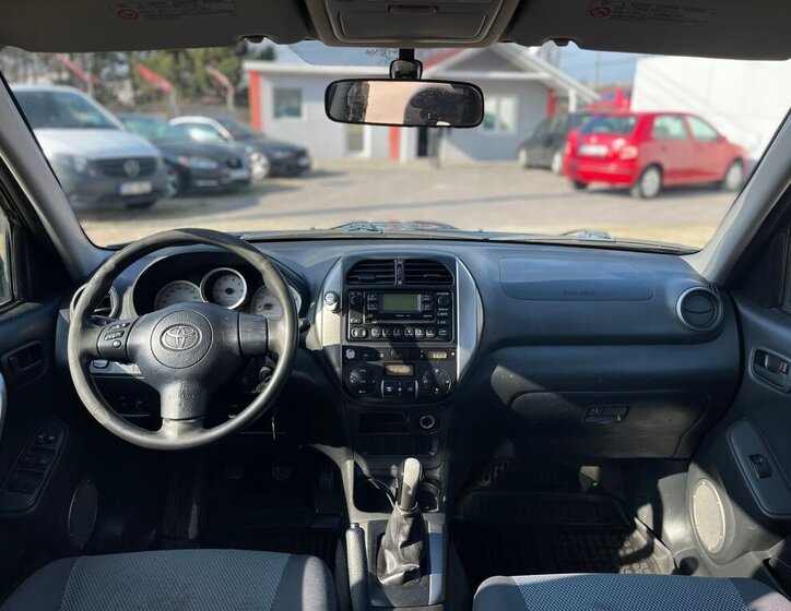 Toyota RAV4 SUV / Terénní 2,0 l 85 kw