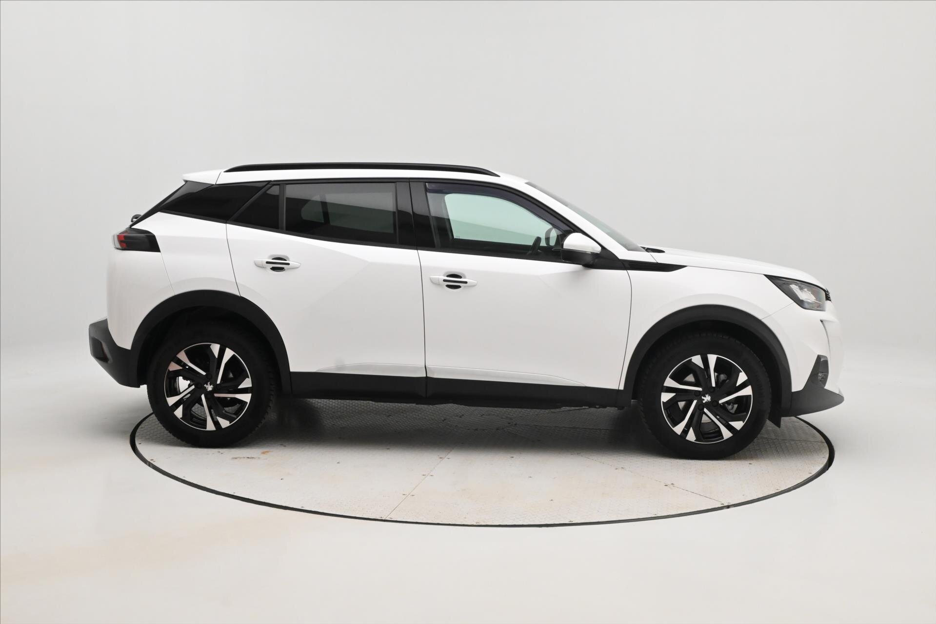 Peugeot 2008 SUV / Terénní 1,5 l 81 kw