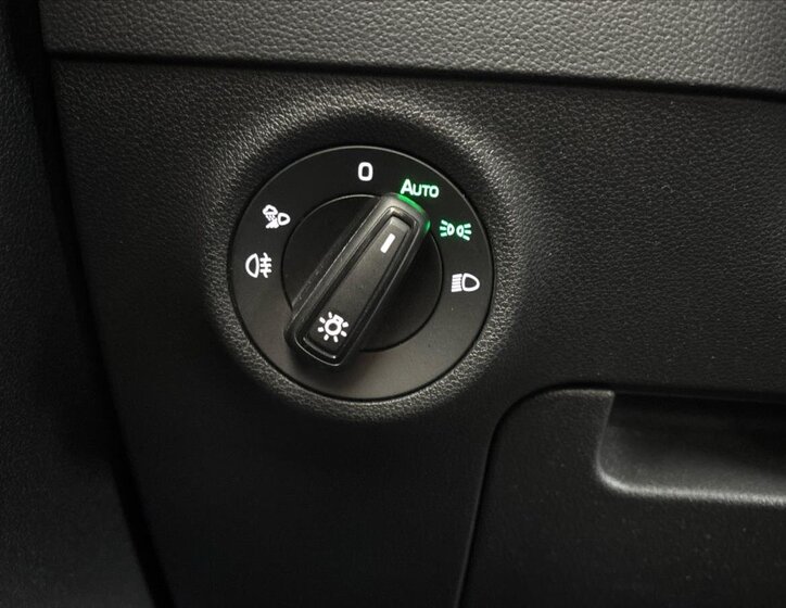 Škoda Karoq SUV / Terénní 1,5 l 110 kw