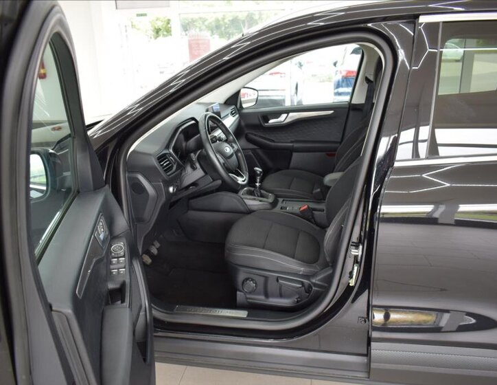 Ford Kuga SUV 1,5 l 110 kw