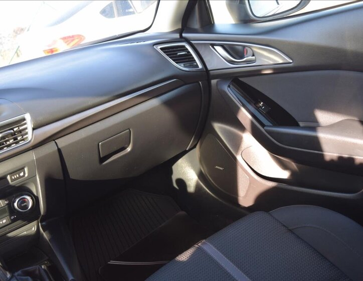 Mazda 3 Hatchback 2,0 l 121 kw
