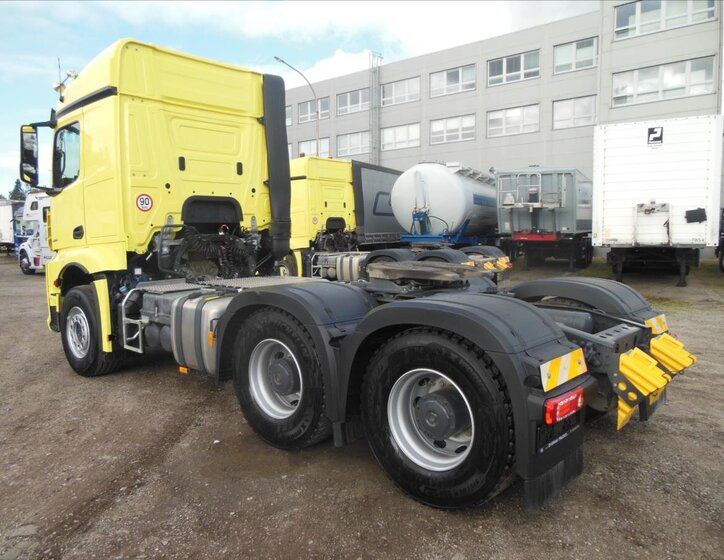 Mercedes-Benz Ostatní 4