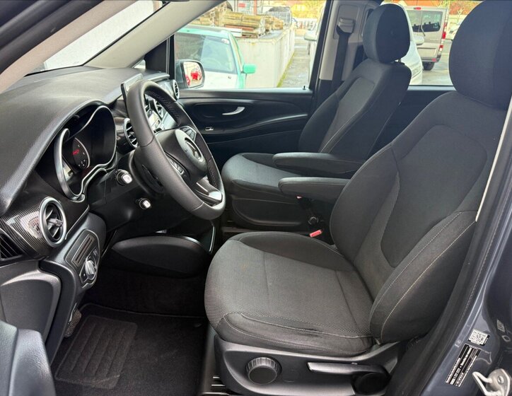 Mercedes-Benz Třídy V 12