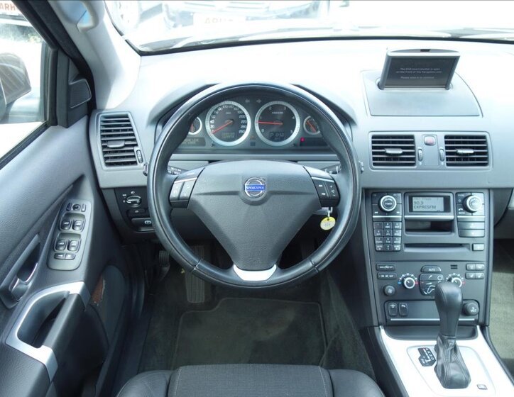 Volvo XC90 SUV 2,4 l 147 kw