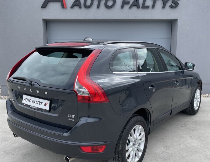 Volvo XC60 Kombi 2,4 l 151 kw