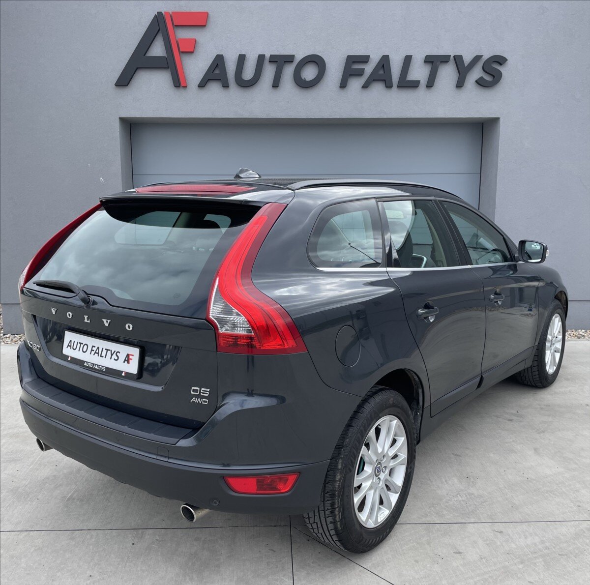 Volvo XC60 Kombi 2,4 l 151 kw