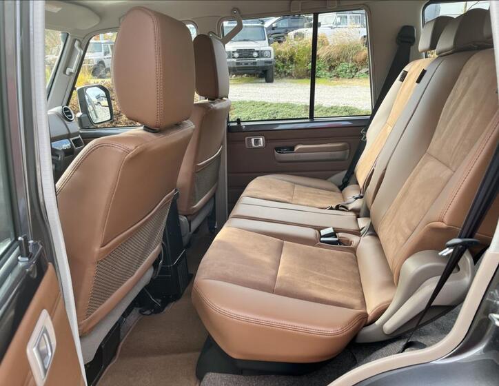 Toyota Land Cruiser 10