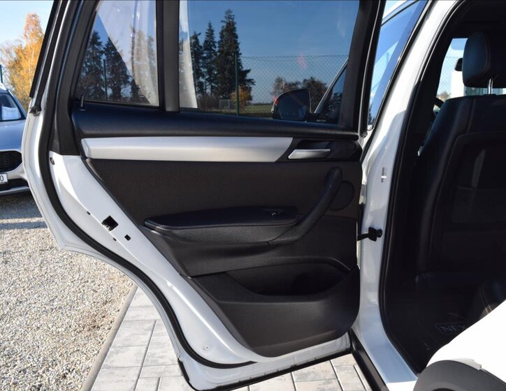 BMW X4 Sedan 2,0 l 140 kw