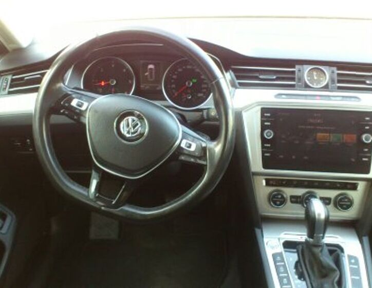 Volkswagen Passat 12