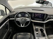 Volkswagen Touareg 5