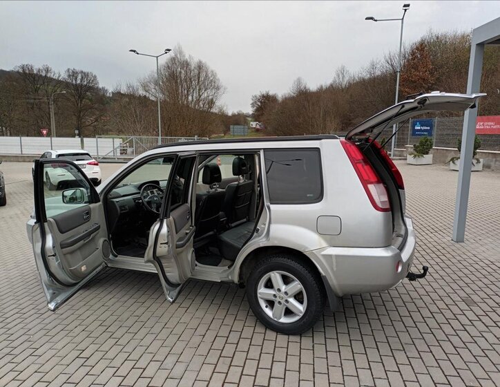 Nissan X-Trail SUV / Terénní 2,5 l 121 kw