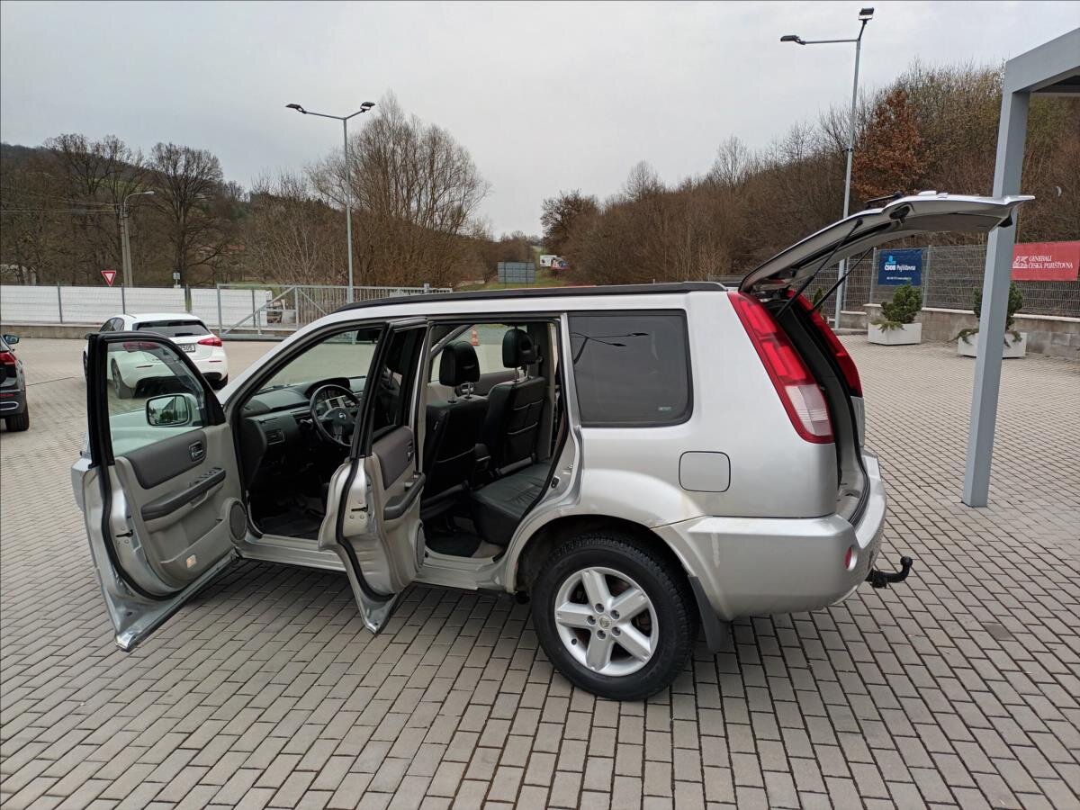 Nissan X-Trail SUV / Terénní 2,5 l 121 kw