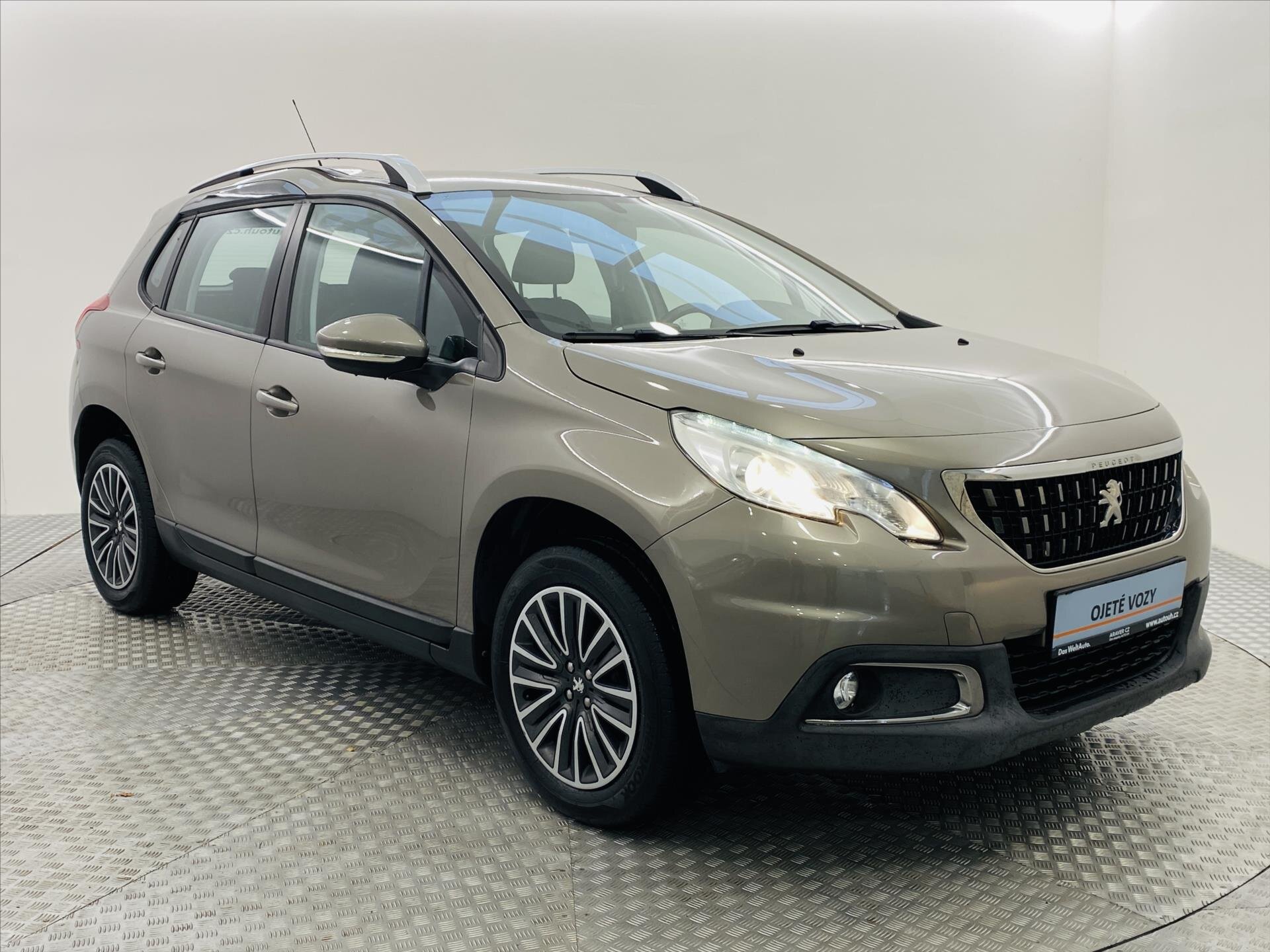 Peugeot 2008 Hatchback 1,2 l 60 kw