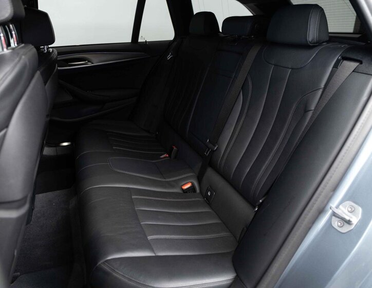 BMW Řada 5 Kombi 3,0 l 195 kw