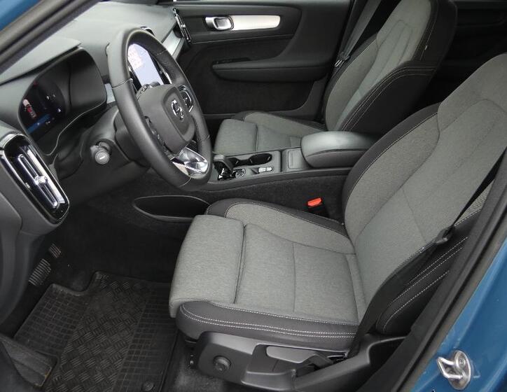 Volvo XC40 18