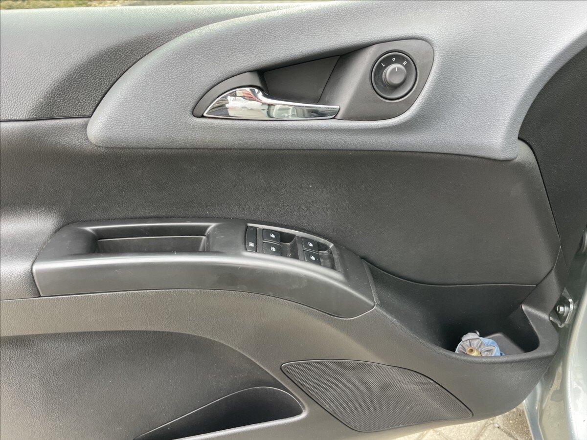 Opel Meriva MPV 1,4 l 88 kw