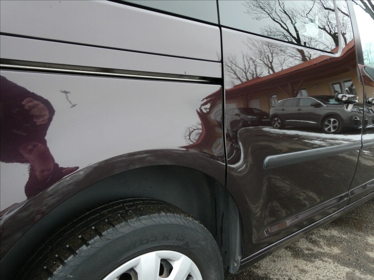 Volkswagen Caddy Kombi 1,6 l 75 kw