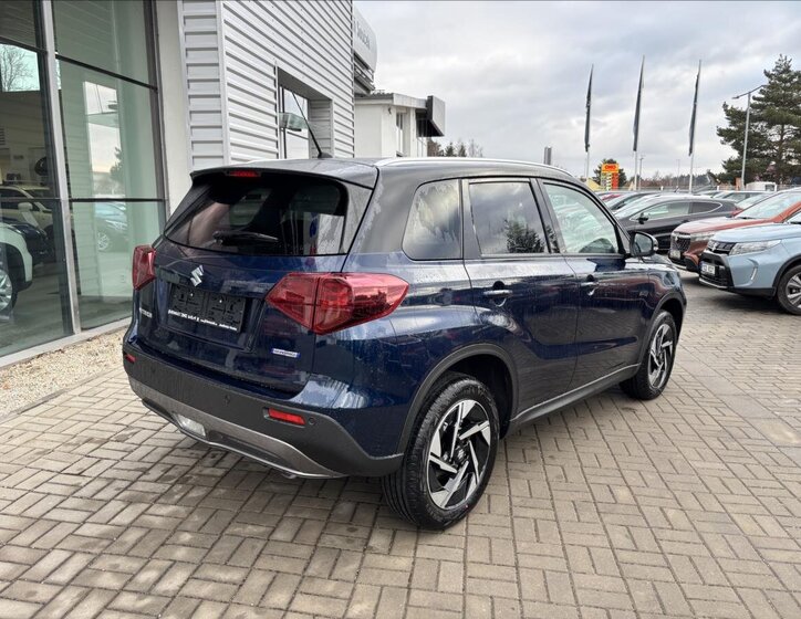 Suzuki Vitara SUV 1,4 l 81 kw