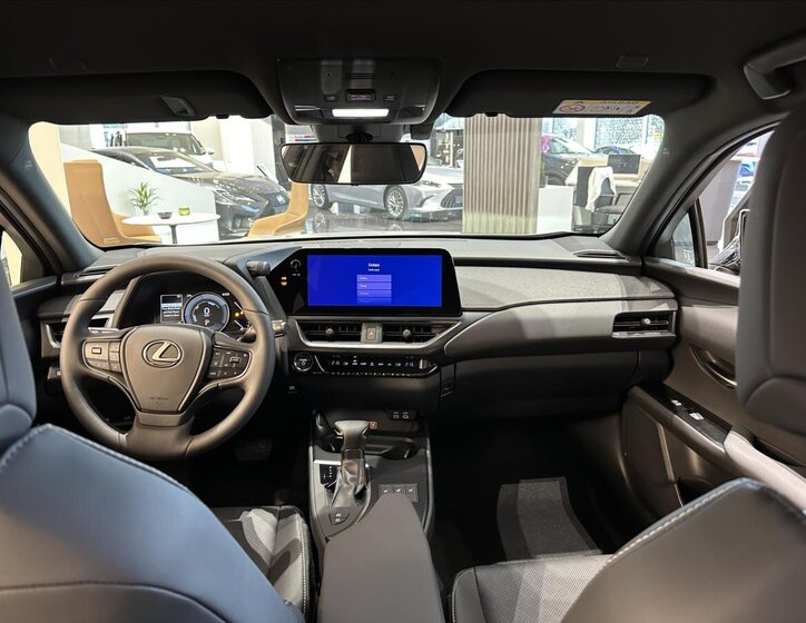 Lexus UX 250h SUV / Terénní 2,0 l 135 kw