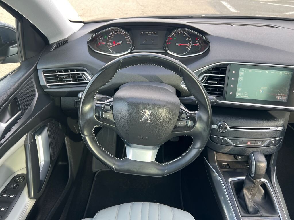 Peugeot 308 Kombi 1,2 l 96 kw