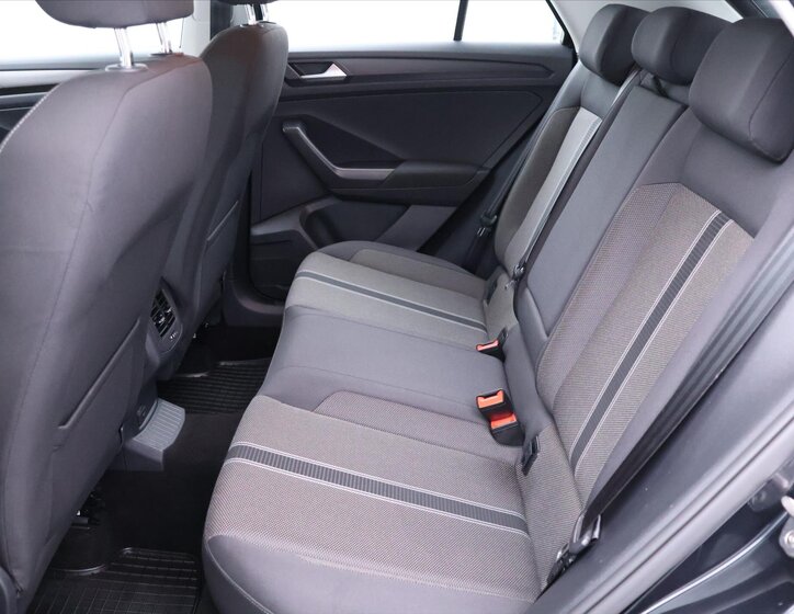 Volkswagen T-Roc SUV / Terénní 999,0 85 kw