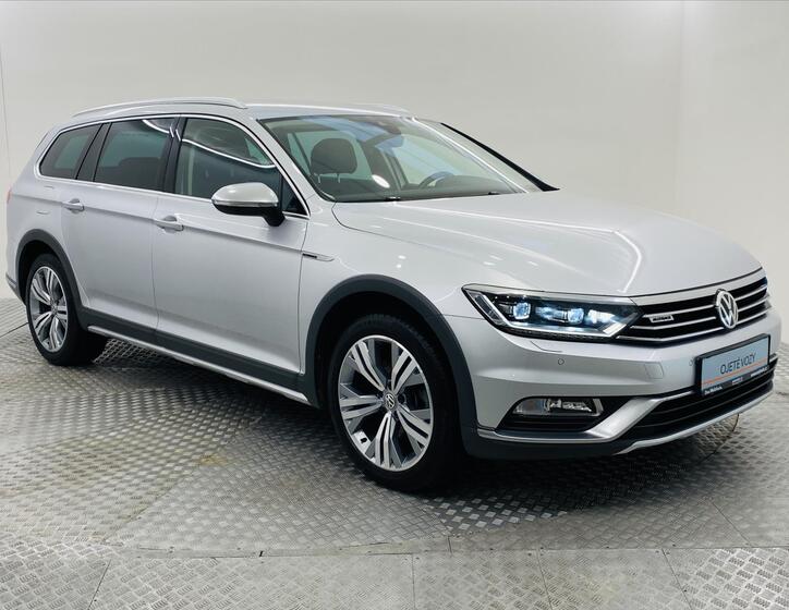 Volkswagen Passat 25