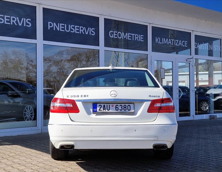Mercedes-Benz Třídy E Sedan / Limuzína 3,0 l 195 kw