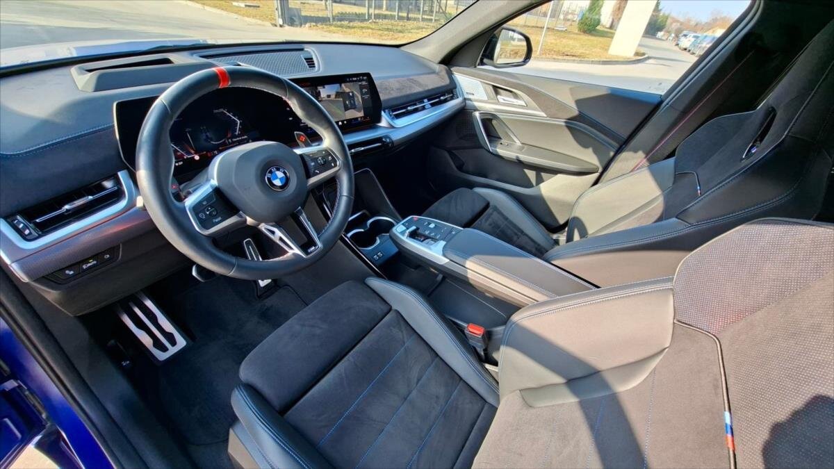 BMW X2 SUV / Terénní 2,0 l 221 kw