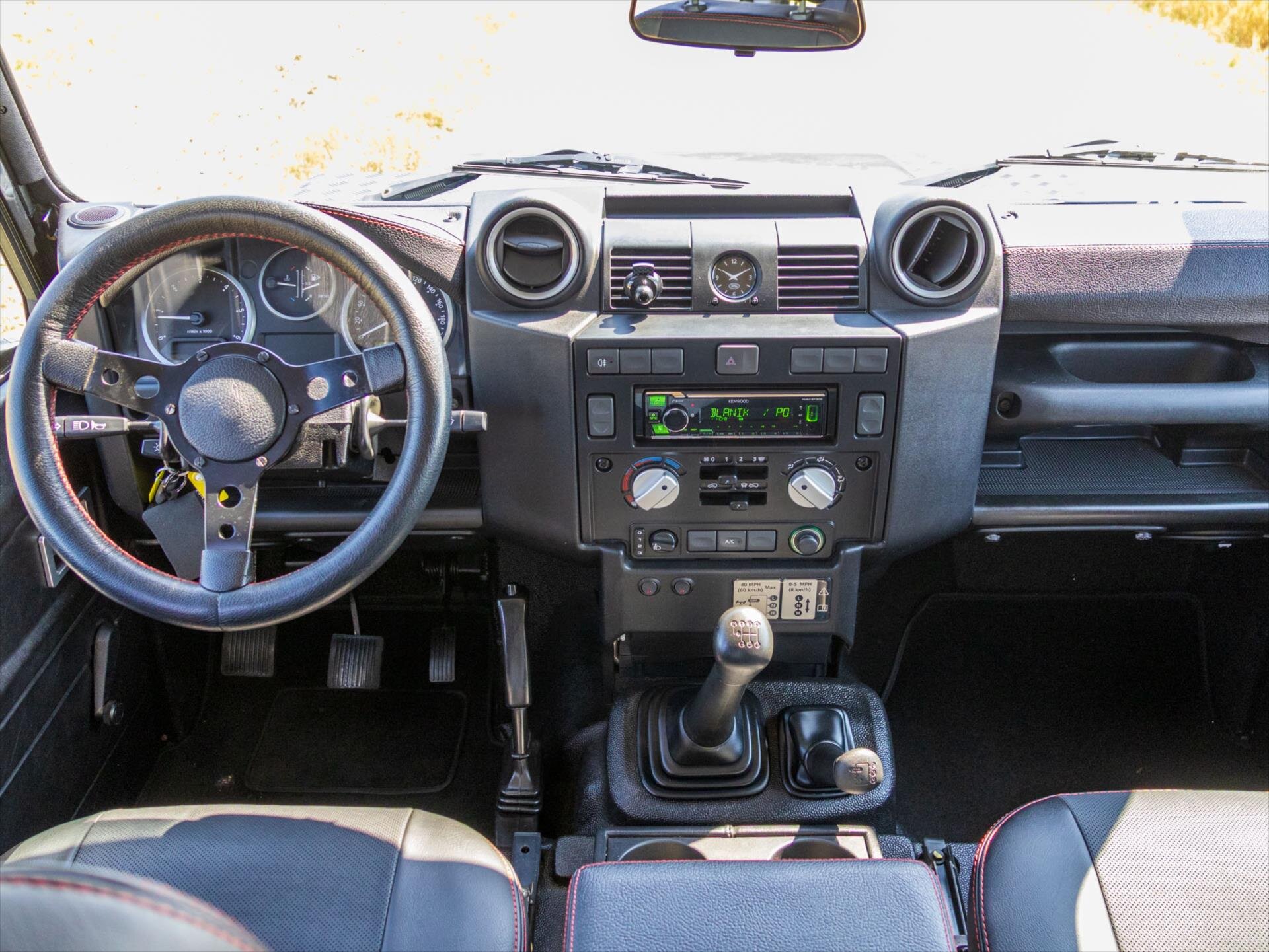 Land Rover Defender SUV 2,2 l 90 kw