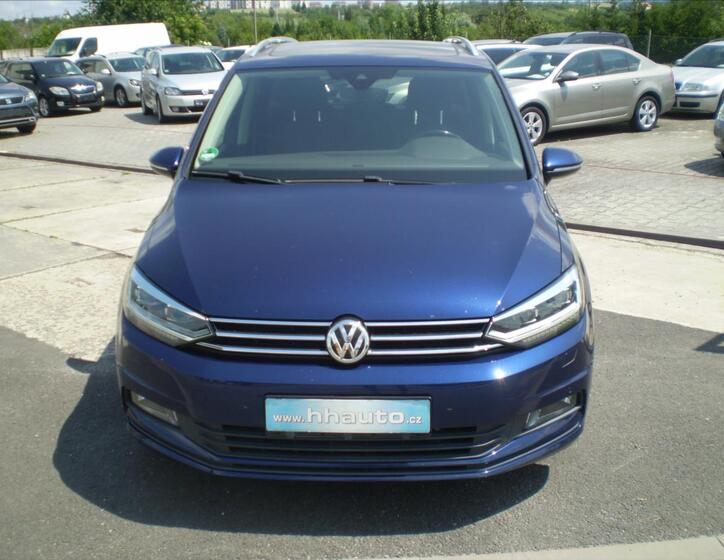 Volkswagen Touran 1
