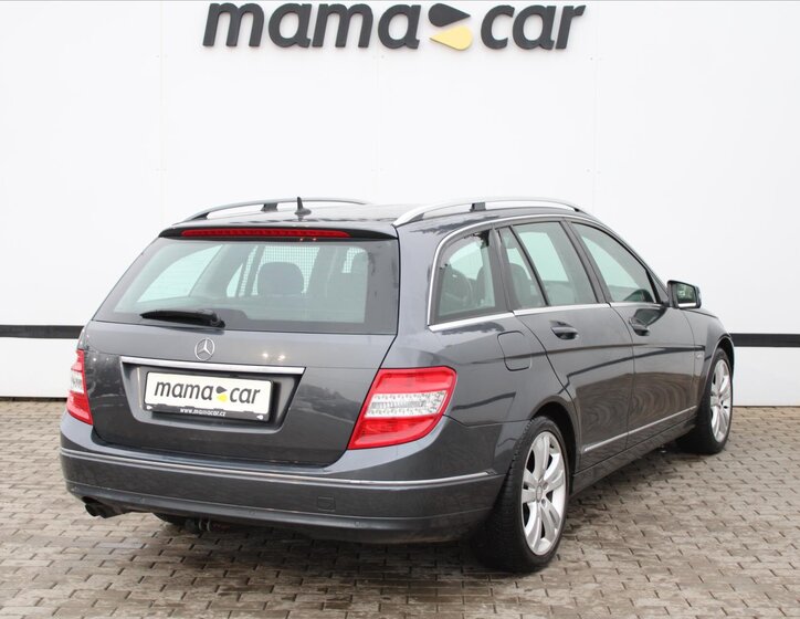 Mercedes-Benz Třídy C Kombi 2,1 l 100 kw