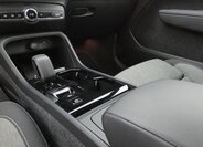 Volvo XC40 SUV / Terénní 2,0 l 120 kw