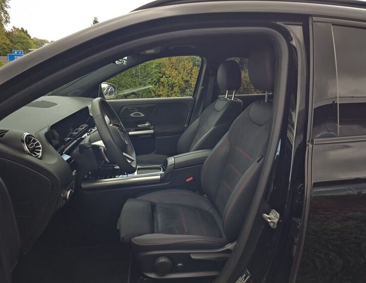 Mercedes-Benz GLA 11